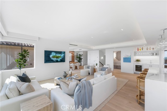 Detail Gallery Image 11 of 43 For 3130 Breakers Dr, Corona Del Mar,  CA 92625 - 3 Beds | 2/1 Baths