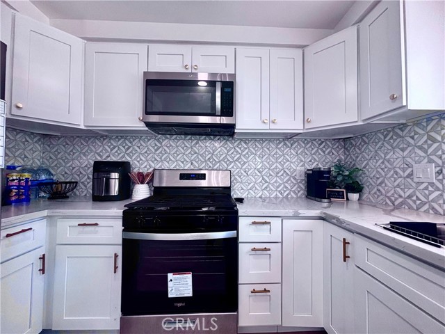 Detail Gallery Image 12 of 18 For 2969 Crestwood Pl, Riverside,  CA 92503 - 3 Beds | 2 Baths