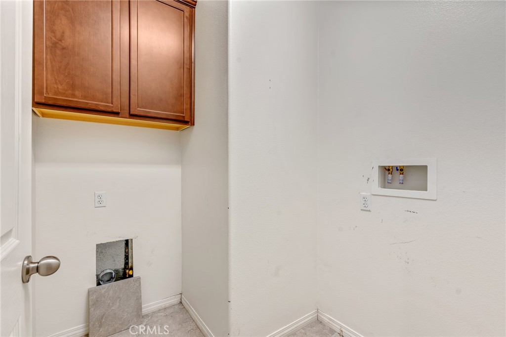 https://media.crmls.org/medias/14bb77a6-b4ca-4158-9e19-00f631e8b16f.jpg?preset=X-Large