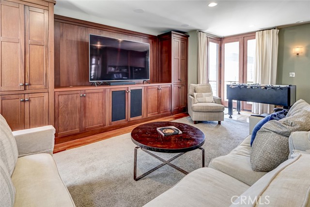 Detail Gallery Image 16 of 44 For 436 32nd St., Manhattan Beach,  CA 90266 - 4 Beds | 4 Baths