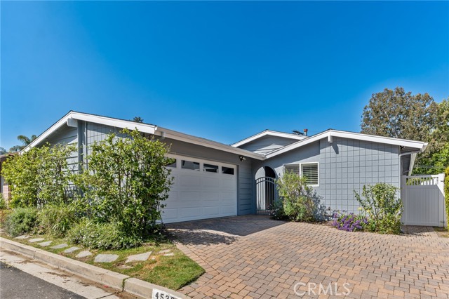 Detail Gallery Image 1 of 24 For 4539 Don Pio Dr, Woodland Hills,  CA 91364 - 4 Beds | 2 Baths