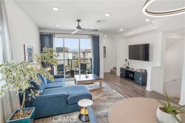 Detail Gallery Image 7 of 31 For 27465 Chamise, Valencia,  CA 91381 - 2 Beds | 3 Baths