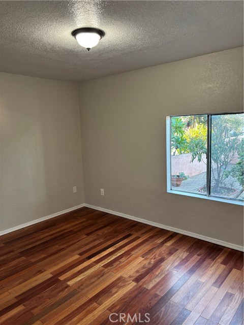 Detail Gallery Image 13 of 18 For 7880 N Claybeck Ave, Sun Valley,  CA 91352 - 2 Beds | 1 Baths