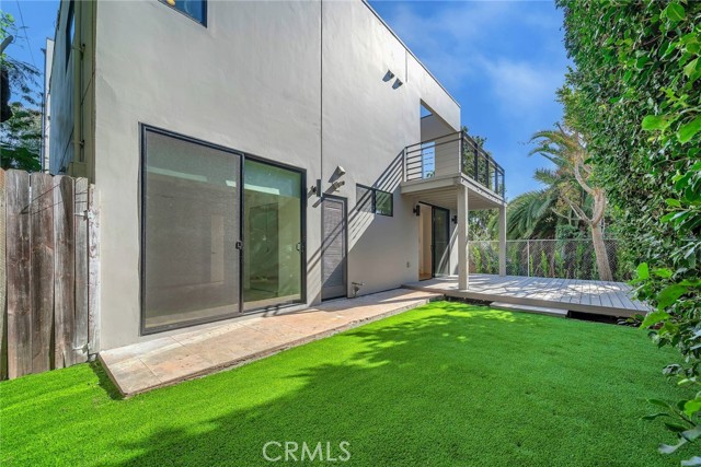 Detail Gallery Image 20 of 28 For 1531 Wellesley, Los Angeles,  CA 90025 - 4 Beds | 3 Baths