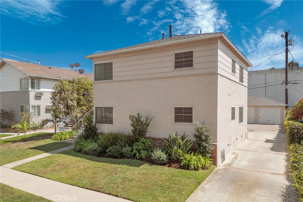 Quadruplex at 5734 Morley