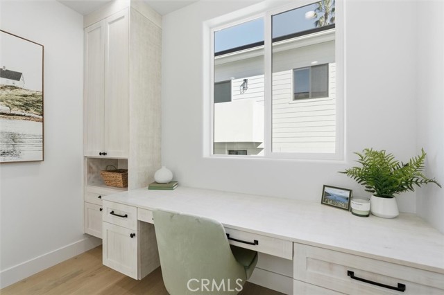 Detail Gallery Image 21 of 45 For 617 N Irena Ave #B,  Redondo Beach,  CA 90277 - 4 Beds | 3/1 Baths