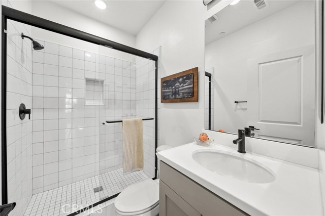 Detail Gallery Image 10 of 33 For 22244 Meyler Street, Torrance,  CA 90502 - 3 Beds | 3 Baths