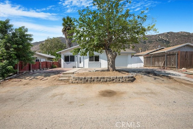 Detail Gallery Image 2 of 25 For 15475 Shadow Mountain Ln, Lake Elsinore,  CA 92530 - 3 Beds | 2 Baths