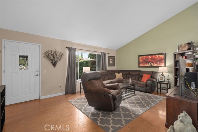 Detail Gallery Image 5 of 31 For 35167 San Carlos St, Yucaipa,  CA 92399 - 3 Beds | 2 Baths