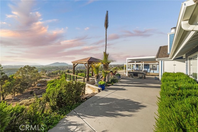 40115 Via Cordova, Temecula CA: https://media.crmls.org/medias/14beea21-1822-4241-8fe3-991a66082b2f.jpg