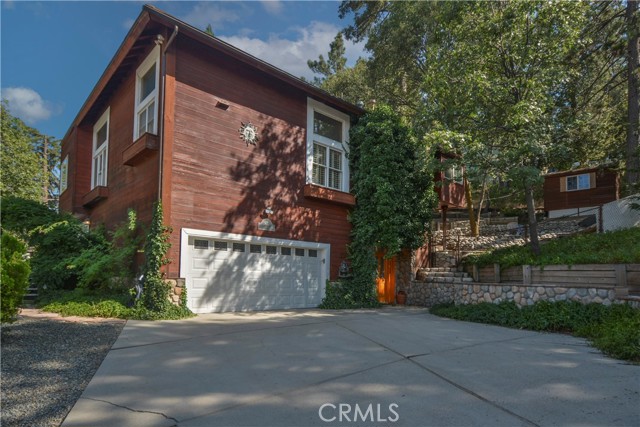 971 Grass Valley, Lake Arrowhead CA: https://media.crmls.org/medias/14bfba8a-cae8-4522-b956-946aab21d035.jpg