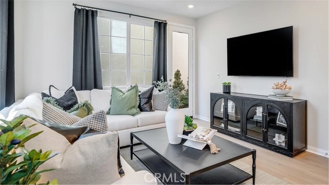 Detail Gallery Image 5 of 20 For 1211 Yeager Ave, Rialto,  CA 92376 - 4 Beds | 3 Baths