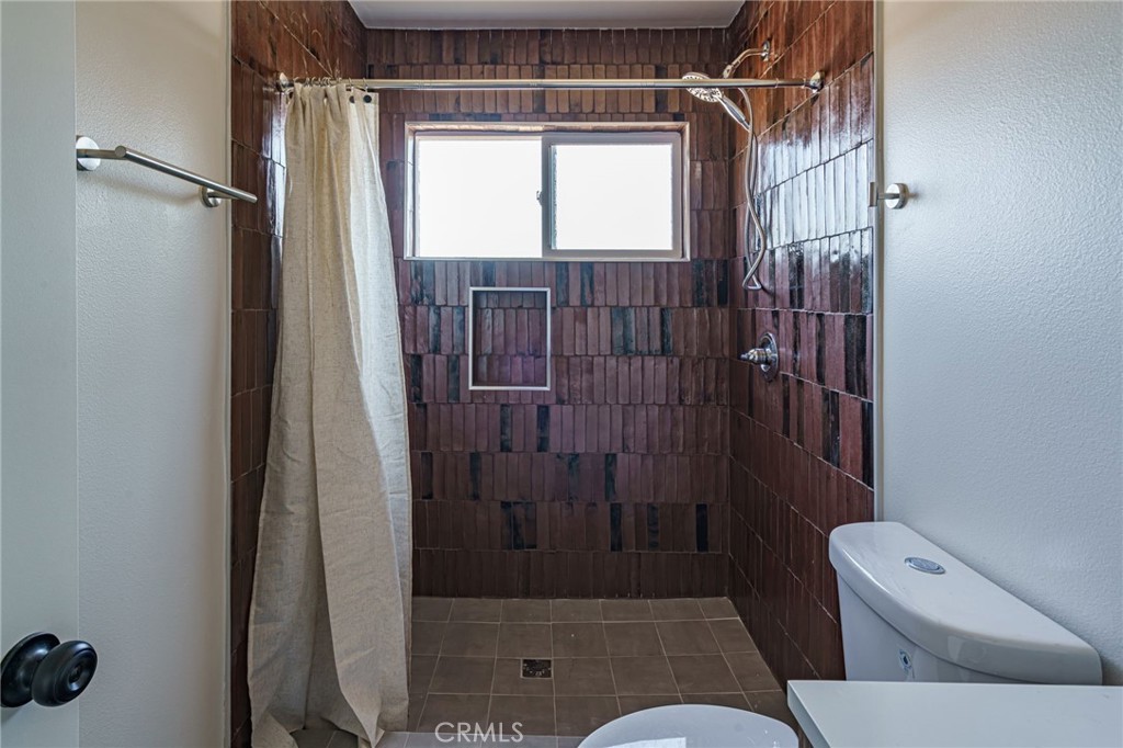 https://media.crmls.org/medias/14bffa0c-d56f-4331-b6a8-1ce3b80b5691.jpg?preset=X-Large