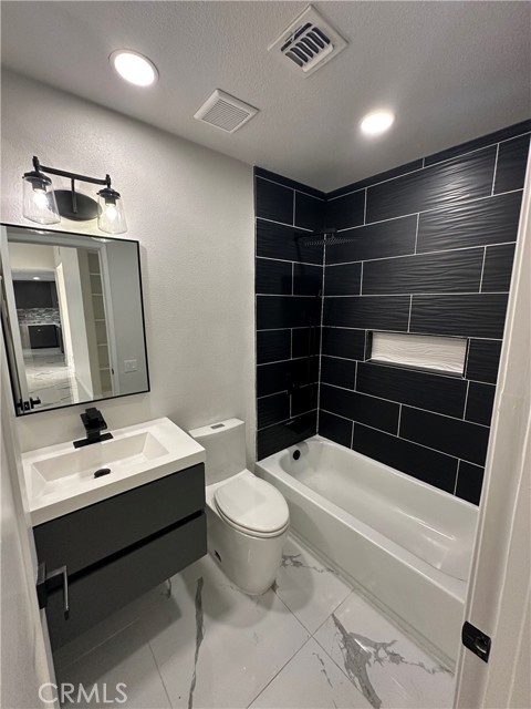 1834 N Hidalgo Way, Palm Springs CA: https://media.crmls.org/medias/14c06f38-4c83-45b1-94a0-cb2363cbe336.jpg