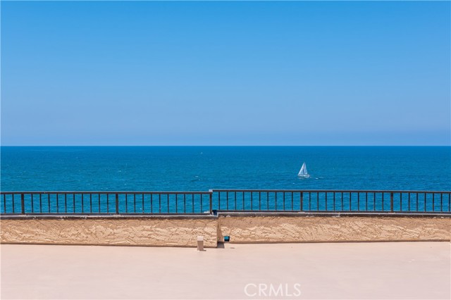 Detail Gallery Image 4 of 66 For 555 Esplanade #320,  Redondo Beach,  CA 90277 - 2 Beds | 2 Baths