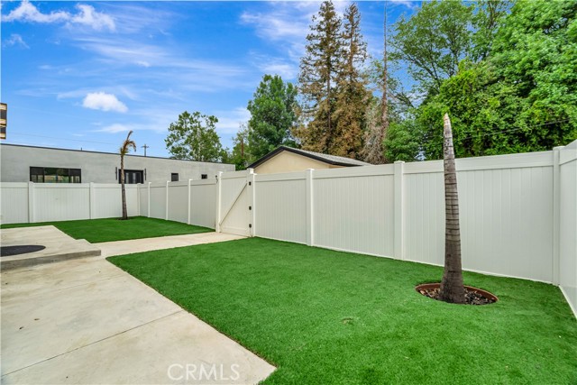 19513 Cantara Street photo 37