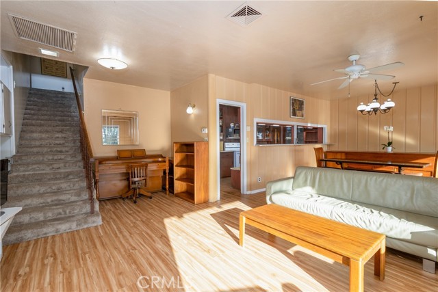 4899 Glenwood Drive, Riverside CA: https://media.crmls.org/medias/14c19ad1-27b8-4776-a65a-6d58ea899934.jpg