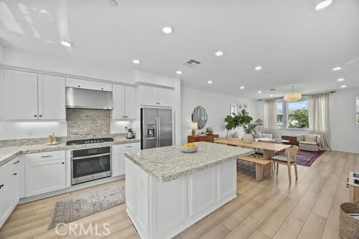 323 Adela, Lake Forest CA: https://media.crmls.org/medias/14c1a6ba-4ab7-43c8-98d7-b77960aa4f08.jpg