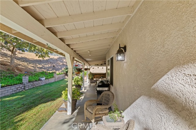 16291 Ringbit Court, Riverside CA: https://media.crmls.org/medias/14c1e904-84d1-44c5-b011-d4a7e603da34.jpg