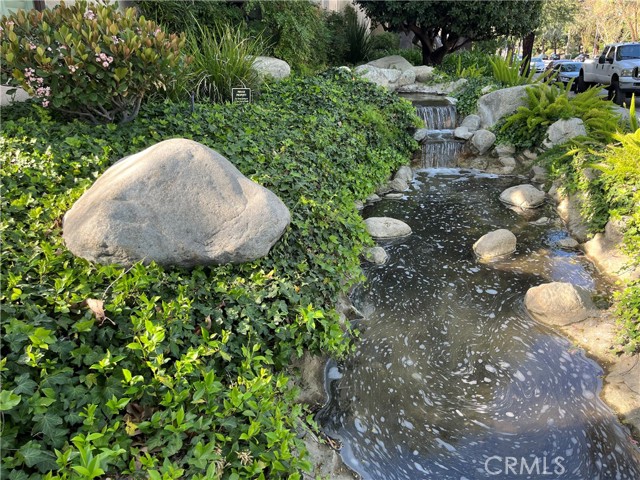 Detail Gallery Image 6 of 27 For 21801 Burbank #83,  Woodland Hills,  CA 91367 - 4 Beds | 3 Baths