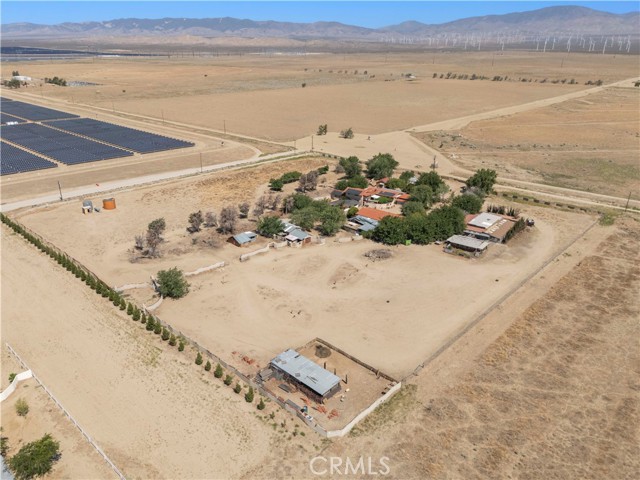 15374 Gaskell Road, Rosamond CA: https://media.crmls.org/medias/14c5c869-1f09-43d1-b287-dec9c8817ce5.jpg