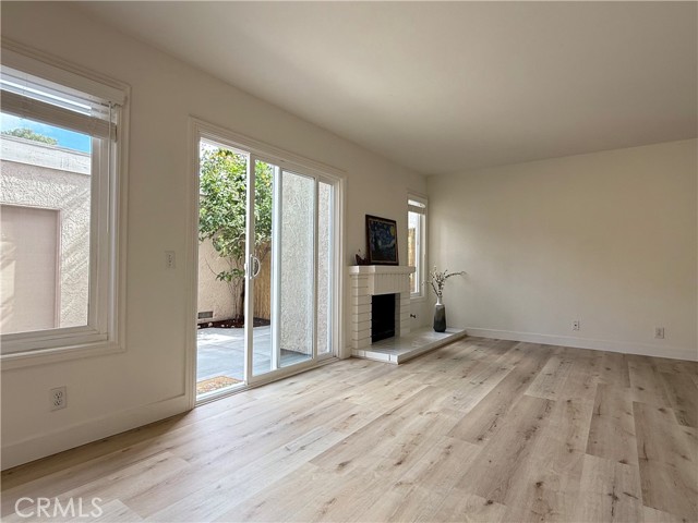 18 Snapdragon, Irvine CA: https://media.crmls.org/medias/14c656ae-71b7-44b0-be2c-5cf4b5a0b432.jpg