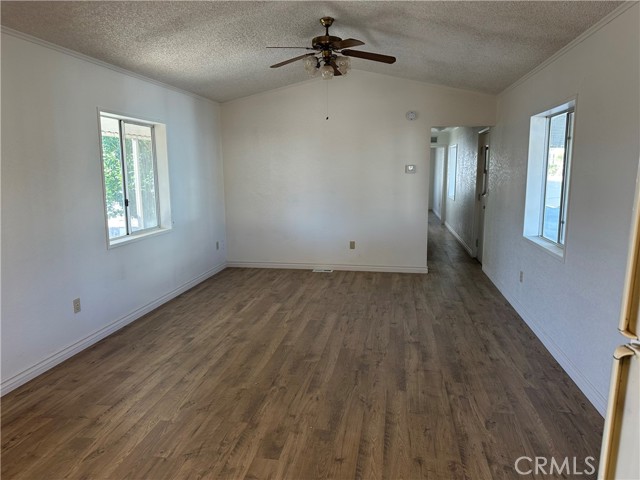 Detail Gallery Image 5 of 13 For 1010 Terrace #127,  San Bernardino,  CA 92410 - 2 Beds | 1 Baths
