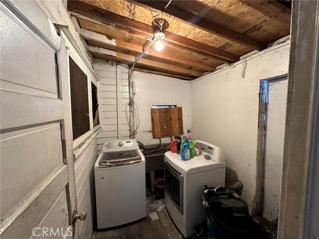 339 W 76th Street, Los Angeles CA: https://media.crmls.org/medias/14c8a14e-5e2f-4945-8454-fb21f2053934.jpg
