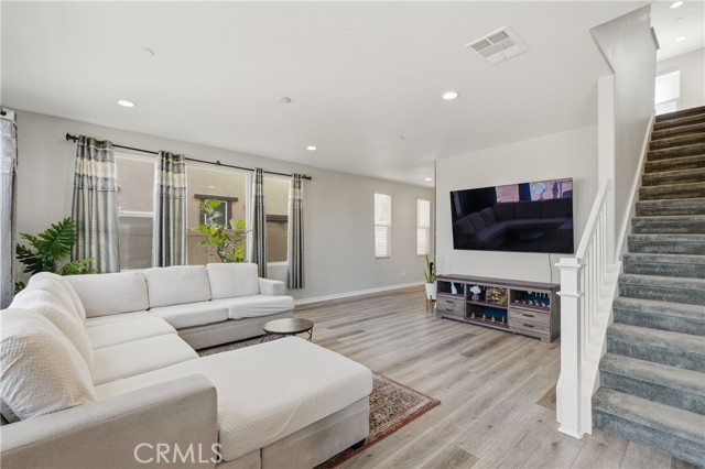 Detail Gallery Image 6 of 56 For 1176 Woodbury Ln, Mentone,  CA 92359 - 4 Beds | 3 Baths