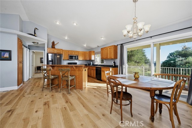 Detail Gallery Image 14 of 30 For 19093 Ravenhill Road, Hidden Valley Lake,  CA 95467 - 3 Beds | 2 Baths