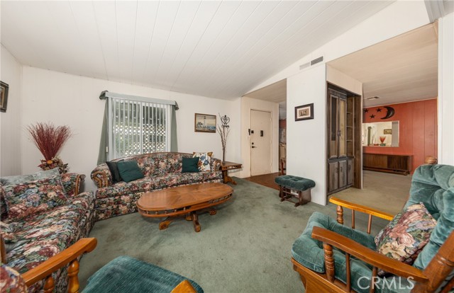 Detail Gallery Image 8 of 23 For 9401 Sharondale Rd, Calimesa,  CA 92320 - 2 Beds | 2 Baths