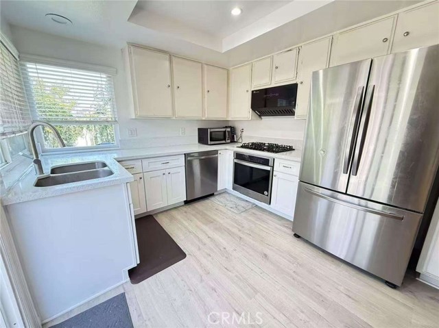 Detail Gallery Image 9 of 30 For 9 Petersburg, Irvine,  CA 92620 - 3 Beds | 2 Baths