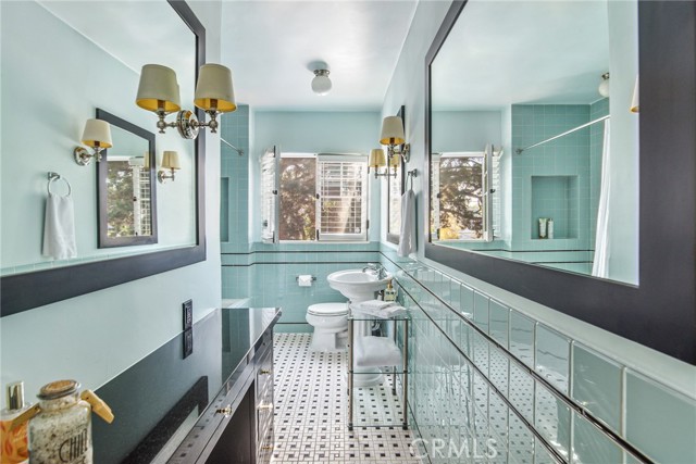 Detail Gallery Image 30 of 41 For 8246 4th St, Los Angeles,  CA 90048 - 2 Beds | 2 Baths