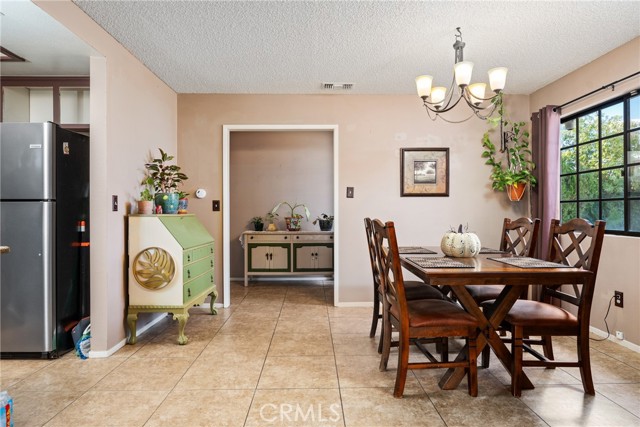 Detail Gallery Image 11 of 34 For 41429 Shadow Mountain Way, Hemet,  CA 92544 - 3 Beds | 2 Baths