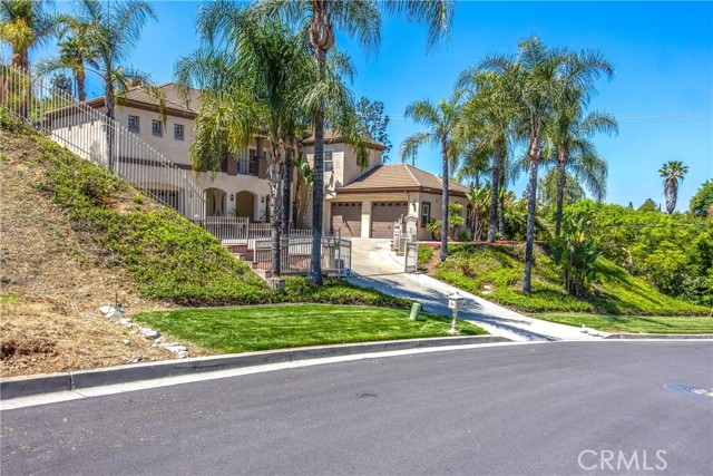 Detail Gallery Image 4 of 65 For 652 Fairway Dr, Redlands,  CA 92373 - 5 Beds | 4/1 Baths