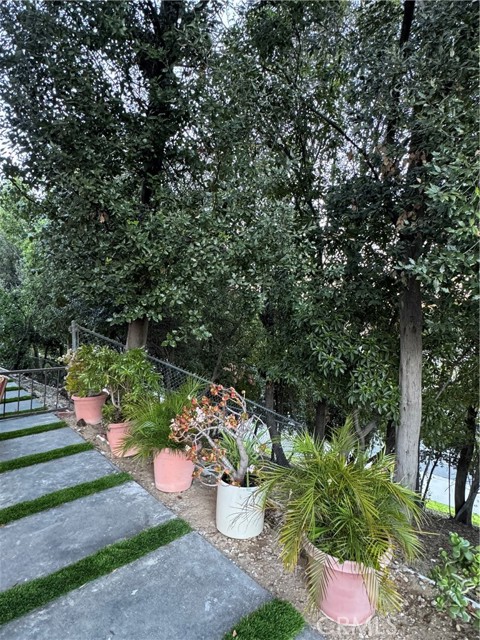 Detail Gallery Image 3 of 11 For 24405 Lemay St, West Hills,  CA 91307 - 1 Beds | 1 Baths