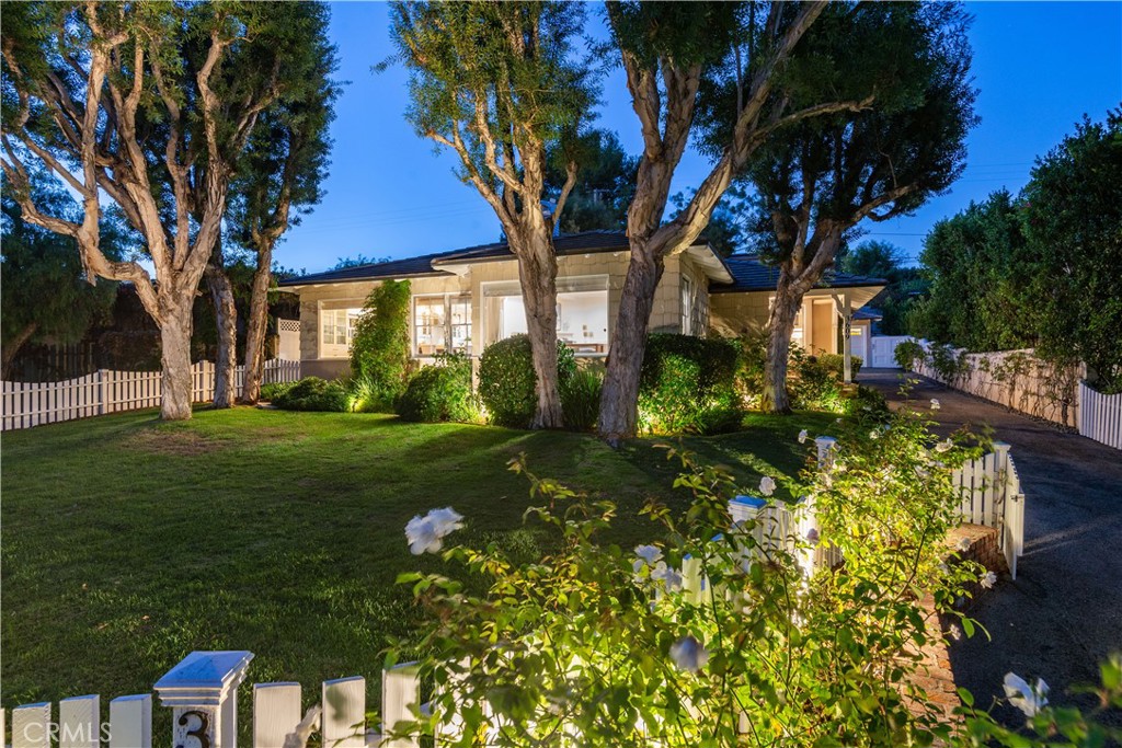 3609 Palos Verdes Drive N Palos Verdes Estates, CA 90274