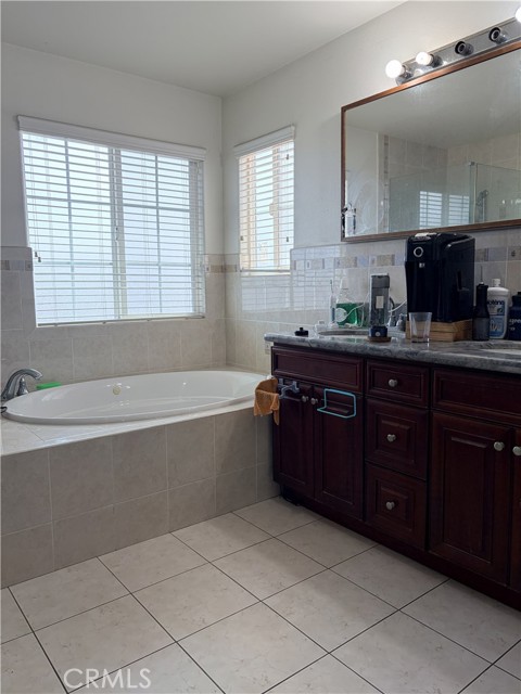 Detail Gallery Image 27 of 49 For 4941 W 130th, Hawthorne,  CA 90250 - 4 Beds | 4 Baths