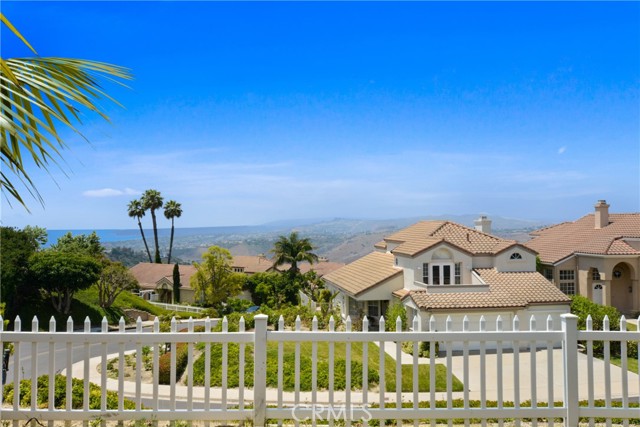 40 Paseo Alba, San Clemente CA: https://media.crmls.org/medias/14cd805d-7d3c-4e83-a370-c883a17bcf8f.jpg