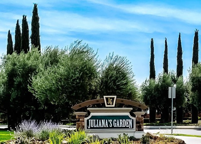 5206 Village Green Lane, Bakersfield CA: https://media.crmls.org/medias/14cdc0a5-f94e-4442-8a49-5a9fda2a1511.jpg
