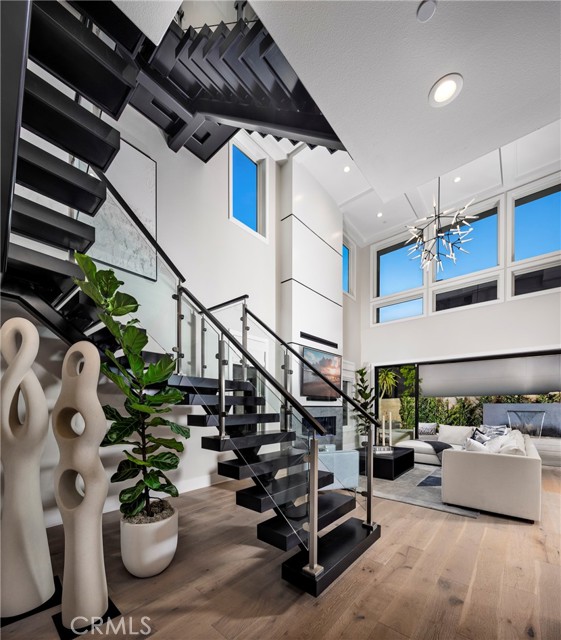 Detail Gallery Image 4 of 15 For 113 Apron, Irvine,  CA 92618 - 5 Beds | 5 Baths