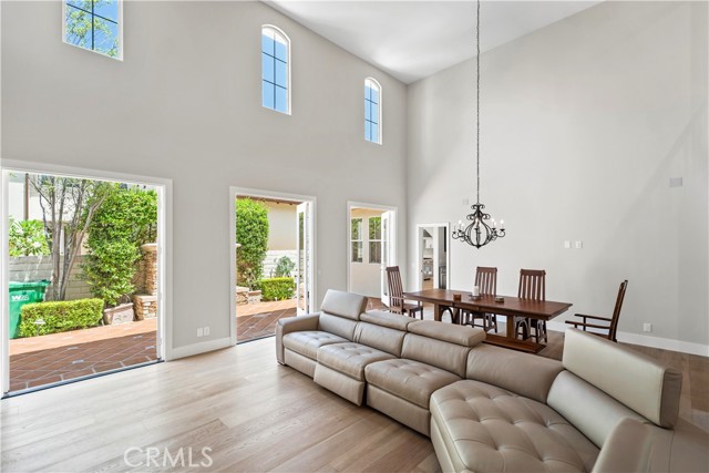 Detail Gallery Image 11 of 58 For 32 New Dawn, Irvine,  CA 92620 - 5 Beds | 4/1 Baths