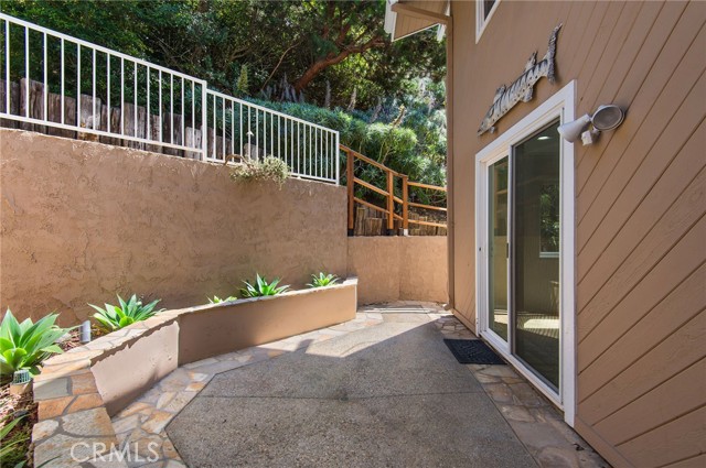 Detail Gallery Image 14 of 38 For 431 Nyes Pl, Laguna Beach,  CA 92651 - 4 Beds | 3/1 Baths