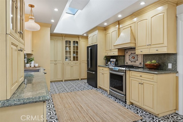 Detail Gallery Image 12 of 41 For 266 Park Ave, Long Beach,  CA 90803 - 4 Beds | 2 Baths