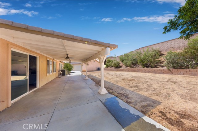 Detail Gallery Image 14 of 16 For 40413 Tiger Way, Palmdale,  CA 93551 - 4 Beds | 3 Baths