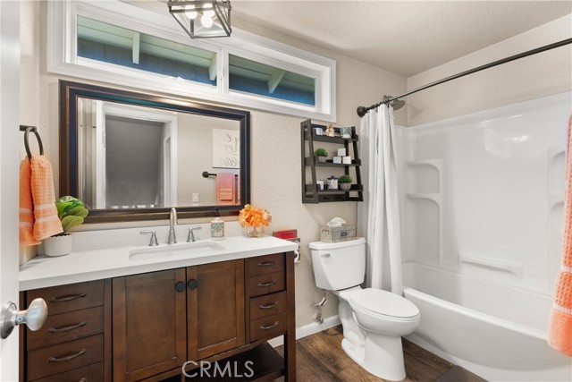 20571 Reef Lane, Huntington Beach CA: https://media.crmls.org/medias/14cfad11-8839-4c42-8b6e-a37a6fbccf26.jpg