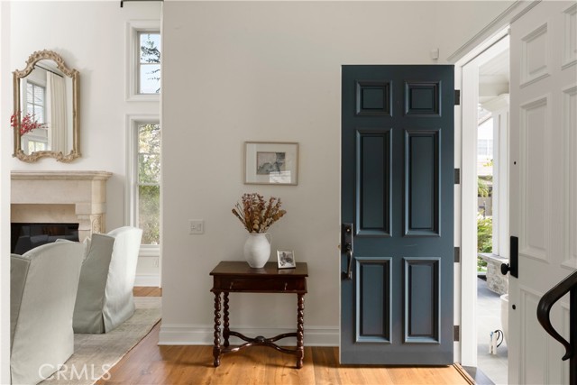 Detail Gallery Image 2 of 34 For 7 Vintage, Newport Beach,  CA 92660 - 4 Beds | 3/1 Baths