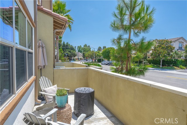 19209 Tideline Court, Huntington Beach CA: https://media.crmls.org/medias/14d10b56-8e7b-4f63-a8c4-35e06463ced0.jpg