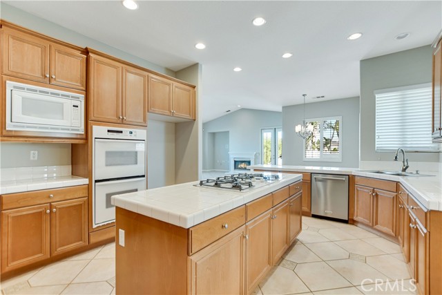 Detail Gallery Image 16 of 75 For 18614 Glass Mountain Dr, Riverside,  CA 92504 - 4 Beds | 3/1 Baths