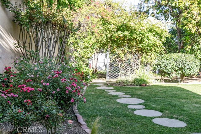 1558 Hillcrest Avenue, Glendale CA: https://media.crmls.org/medias/14d1f08c-1e97-4a6e-b552-133542b3f5d0.jpg
